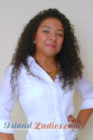 154646 - Natalia Age: 42 - Costa Rica