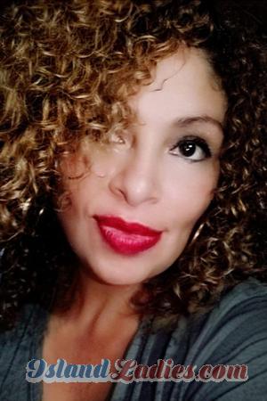 204169 - Seidy Age: 52 - Costa Rica