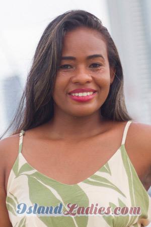 210441 - Karelis Age: 36 - Colombia