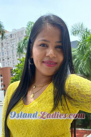 210673 - Yanina Age: 35 - Colombia