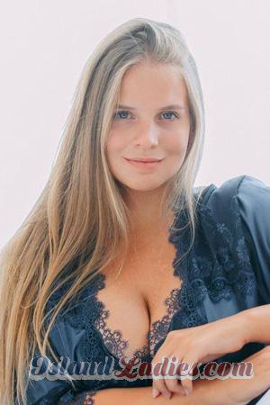 212204 - Elizaveta Age: 26 - China