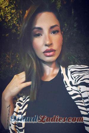 215731 - Laura Age: 42 - Costa Rica