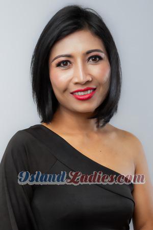 219770 - Ploychomphoo Age: 41 - Thailand