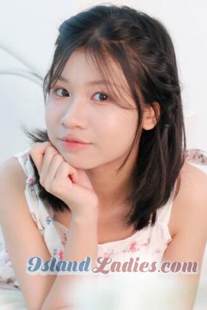 228410 - Tran Xuan Mai Age: 19 - Vietnam